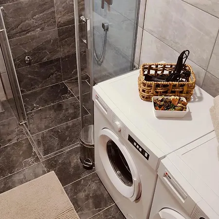 Medison Apartment *
