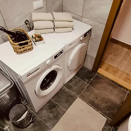 Medison Apartment *